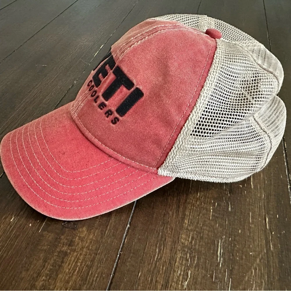 Yeti hat